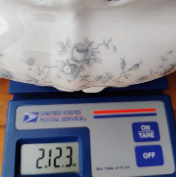 Classic Porcelain Floral Tureen - Picture 7 of 9